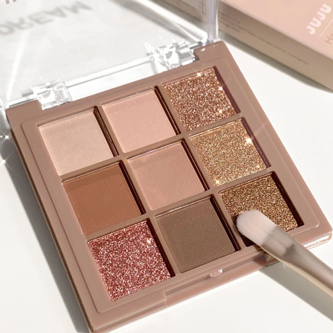 Luxurious 9-18 color eyeshadow - Beauty Huda Makeup recension och pris